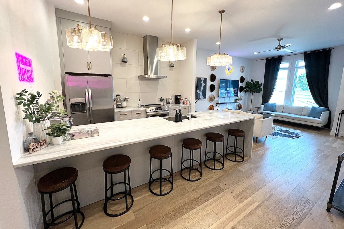 The Nash Haus! North Nashville! gallery image 3