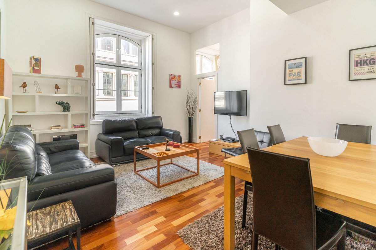 Lv Premier Chiado CH3- views, central, AC, lift