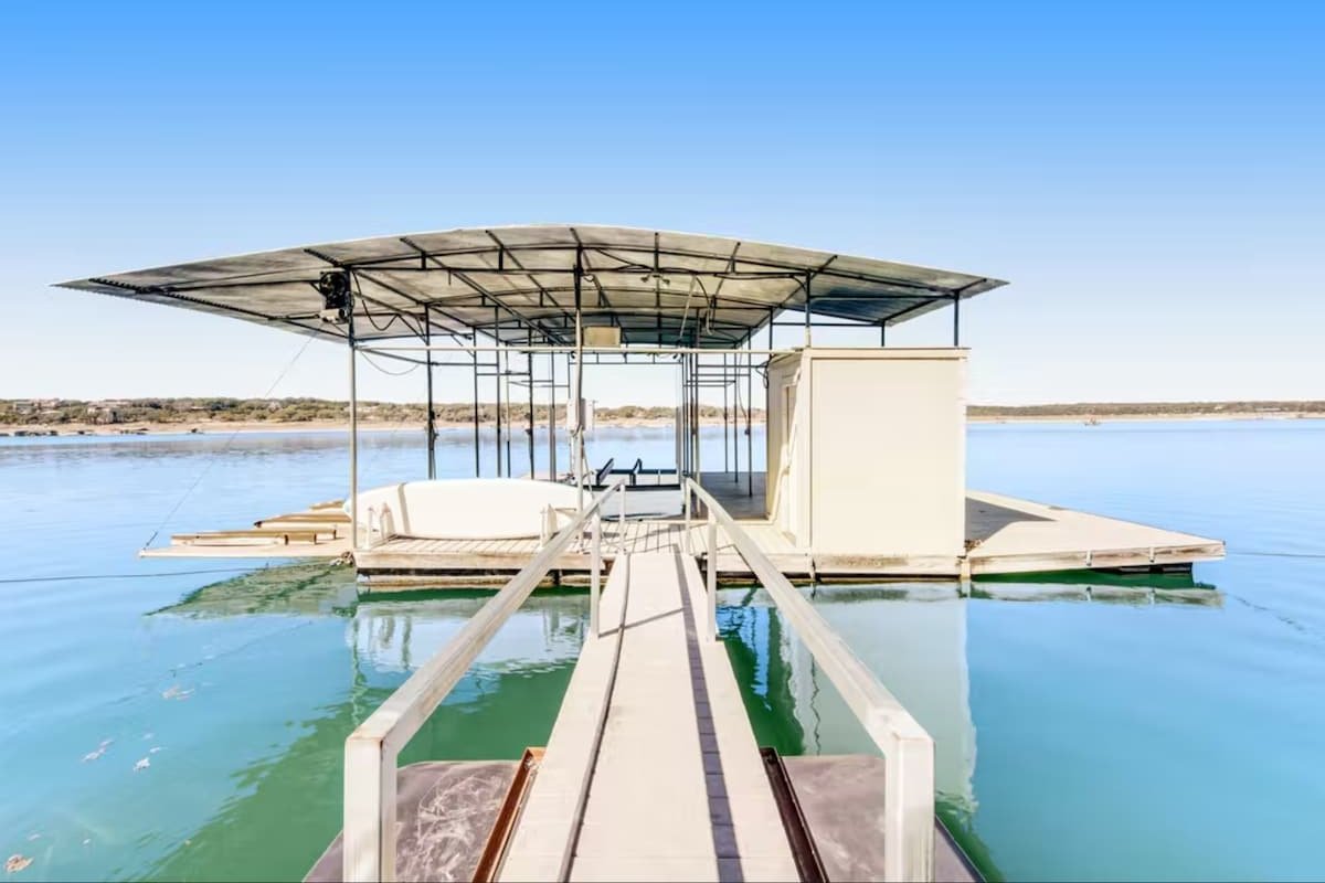 Lake Travis Waterfront Home+Dock gallery image 5