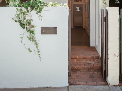 Paton House | Heritage Luxe | 250m to Beach