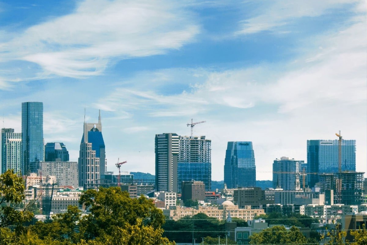 Two Downtown Homes 8 Bedrooms Incredible DT Views gallery image 2