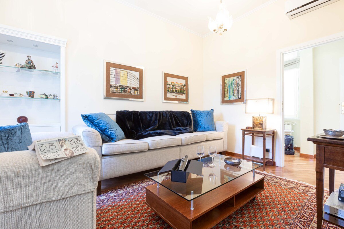 Spanish Steps Hills Apartment gallery image 2