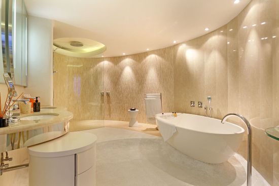 Photo 4 of Eagles Rock Villa accommodation in Bantry Bay, Cape Town with 6 bedrooms and 6 bathrooms