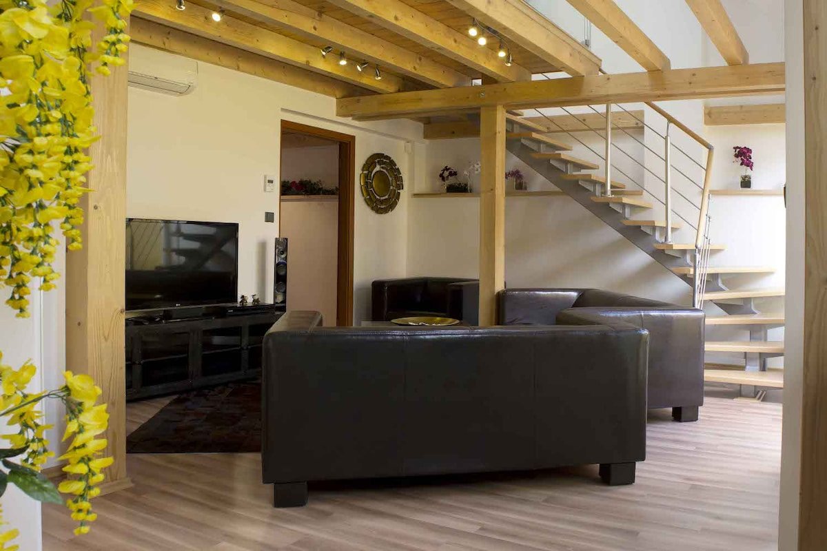 Grand Luxury Attic Olivova II – Wenceslas Square gallery image 2