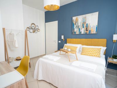 Very central, large and elegant apartment.