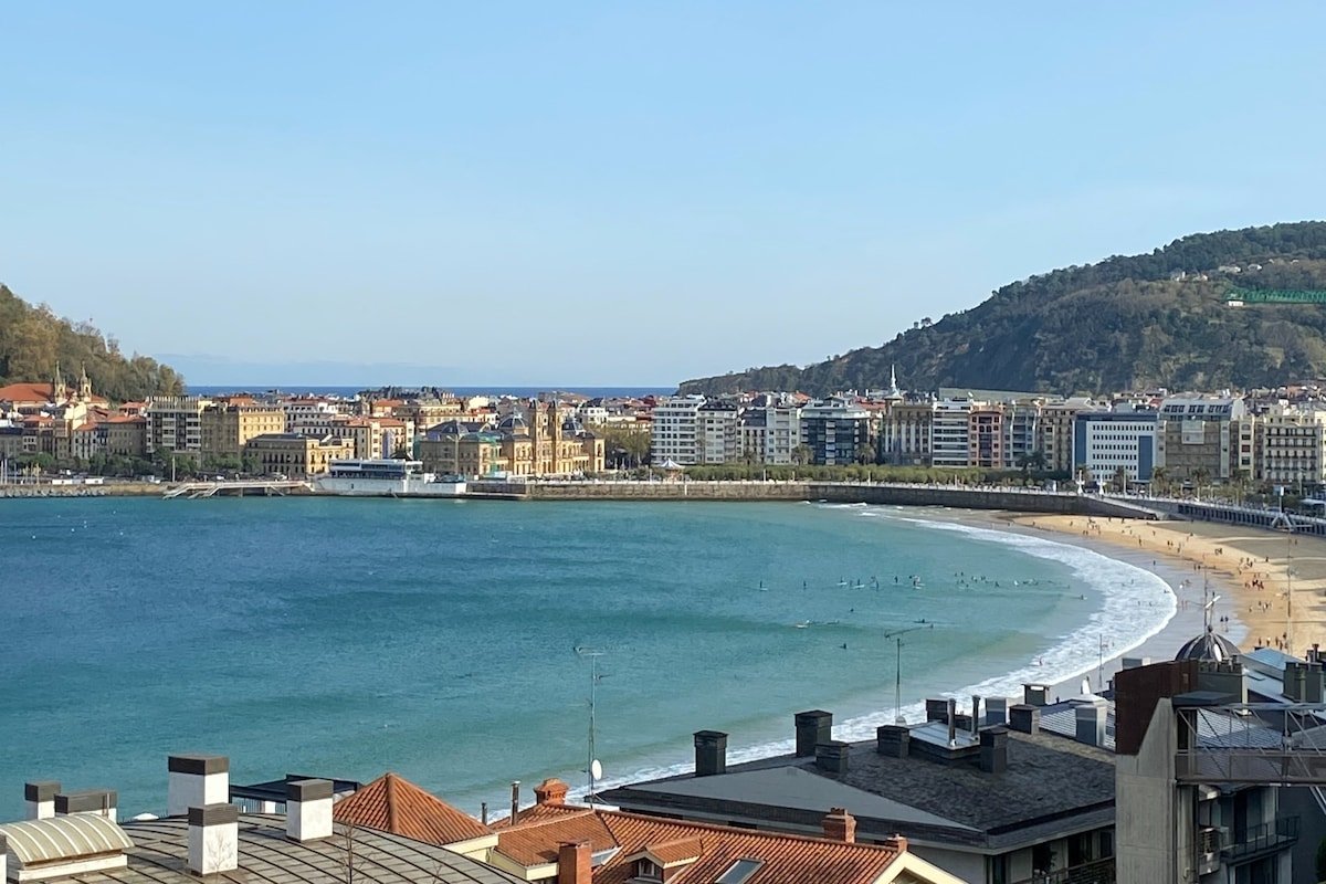 ApARTment La Concha Suite gallery image 3