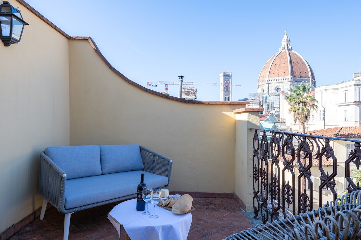 [DUOMO] Prestigious private terrace on the Duomo gallery image 2
