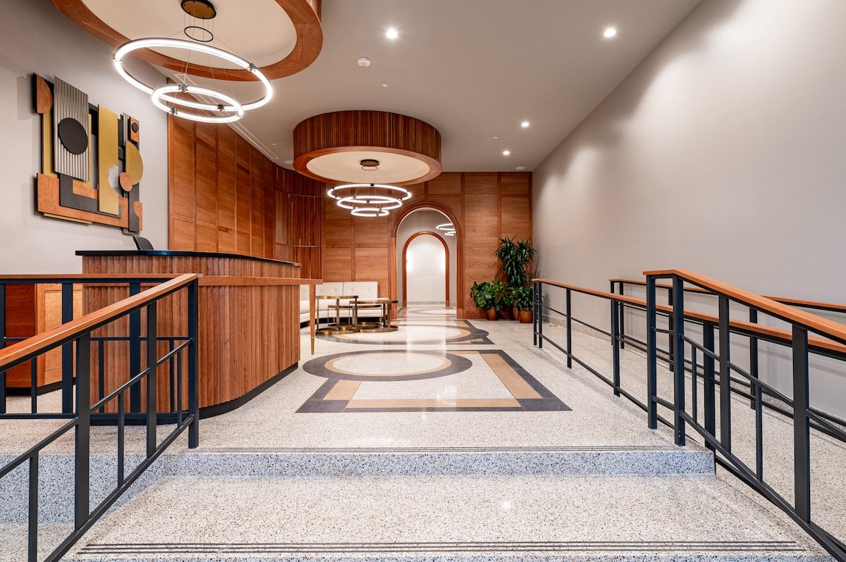 3BR Ultimate Retreat Near Bourbon | Mayfair Hotel gallery image 5