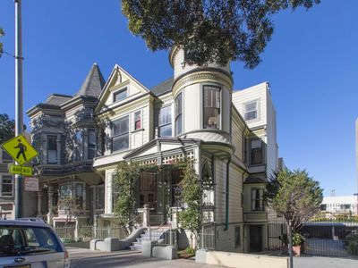 Gorgeous Victorian Flat