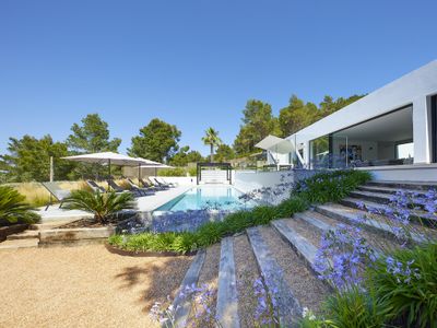 Sea view- Pool- Sunset- Minimalist style- Gym