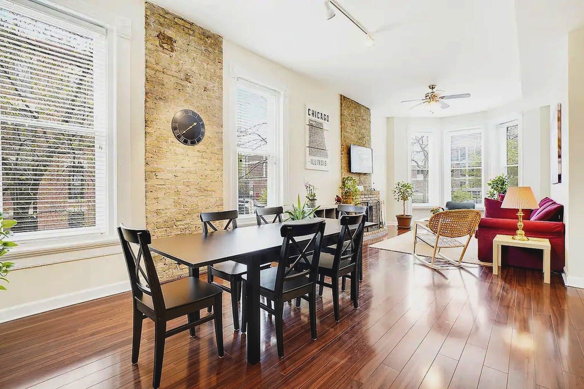 Pets OK | Walk Score 95 | Desk | 1,750ft² |W/D gallery image 5