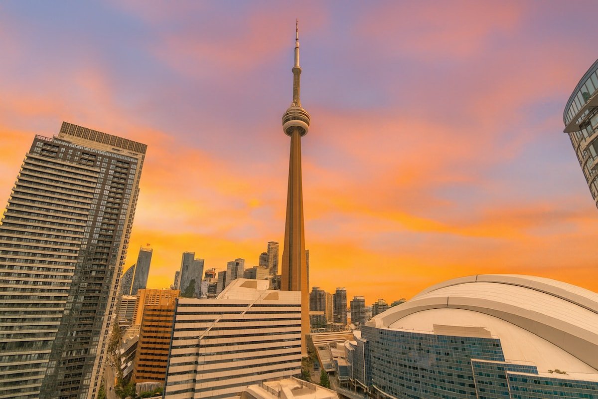 NEW! The Penthouse – CN Tower Views – 2100 sq.ft. gallery image 2