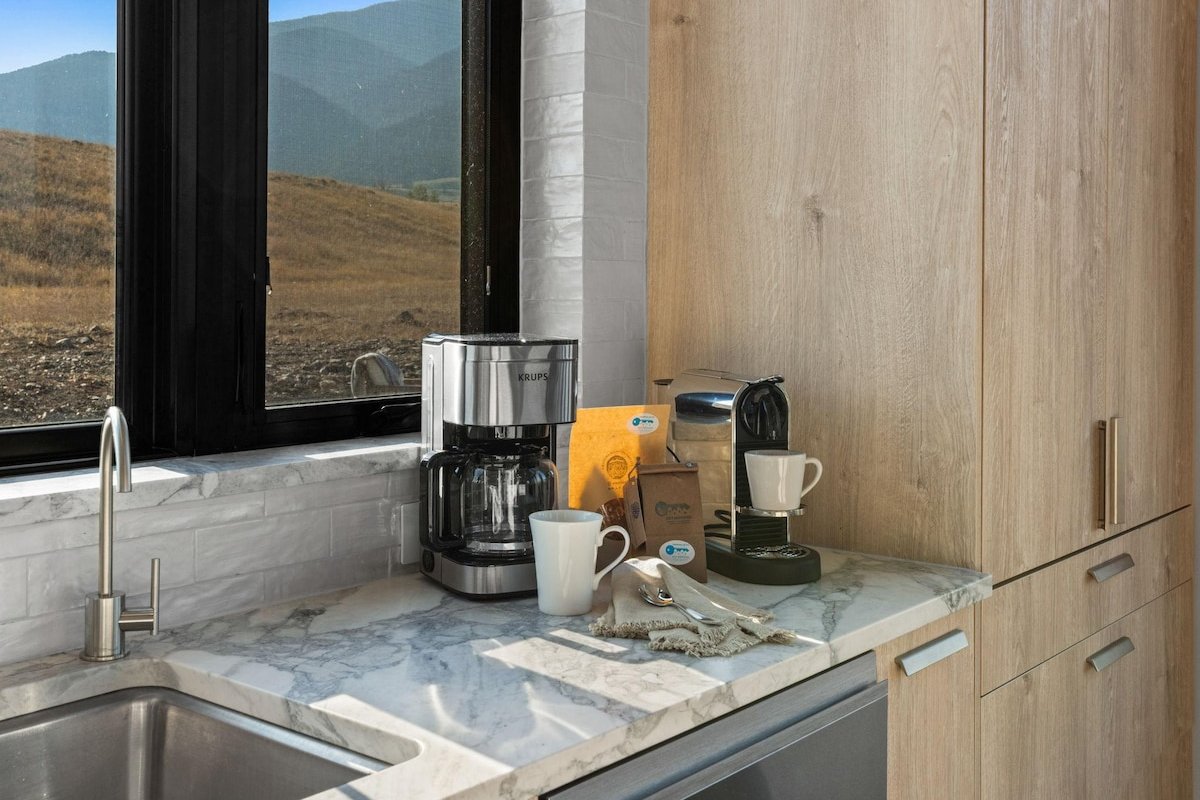 Indulge in the Ultimate Western Retreat: Ideal loc gallery image 3