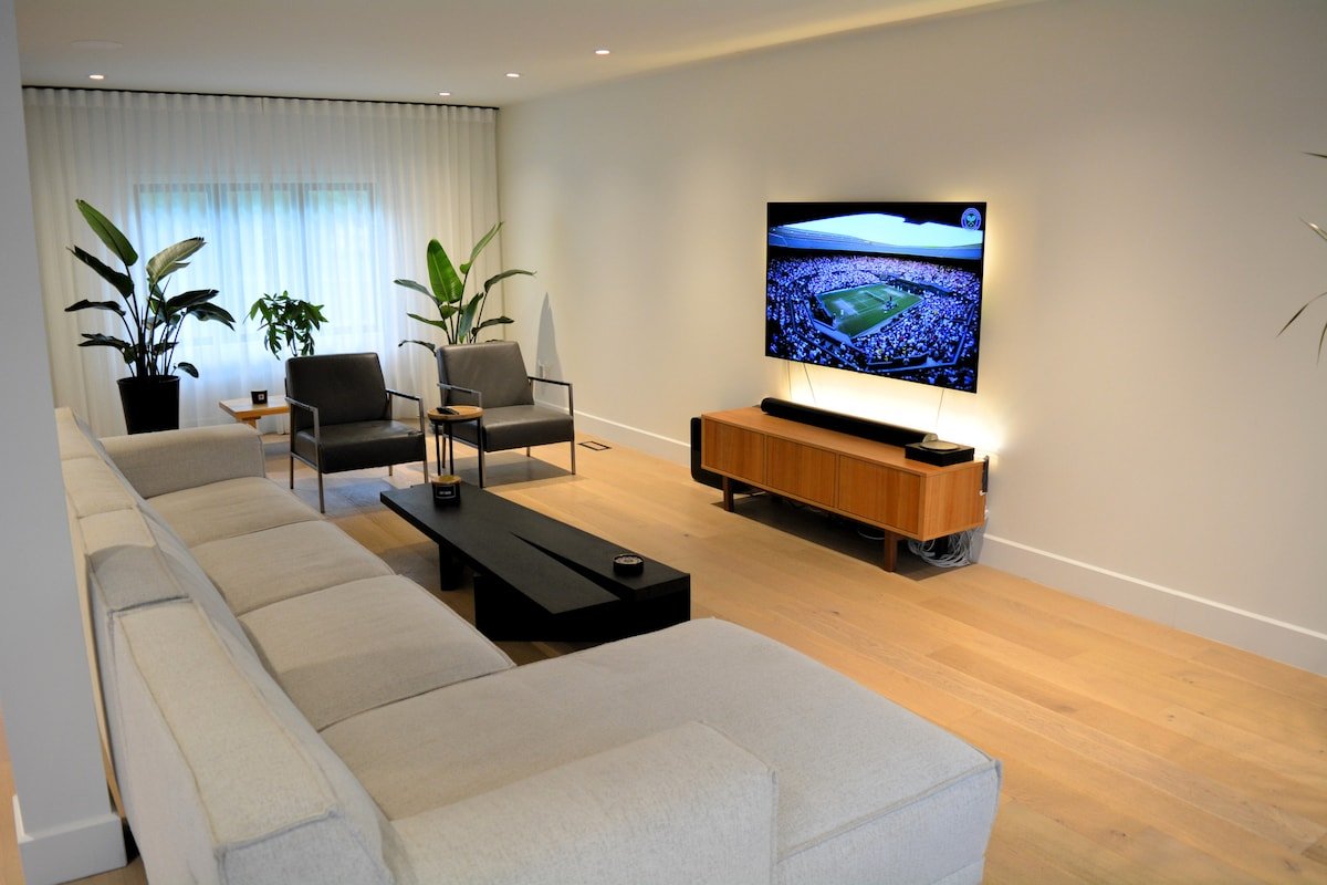 Luxury Retreat w/ Outdoor Pool & Dream Kitchen gallery image 4