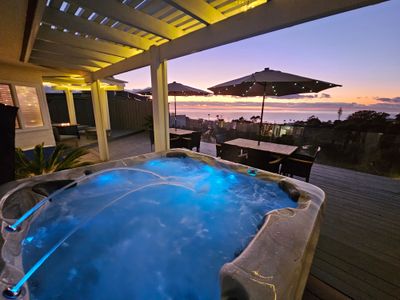Luxury Sunset View • Deck Spa Firepit • Sleeps 18