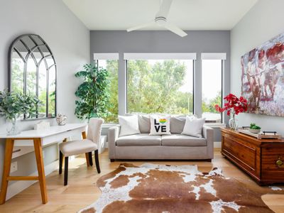 Free Parking, 3br Home, Piano – The Watson