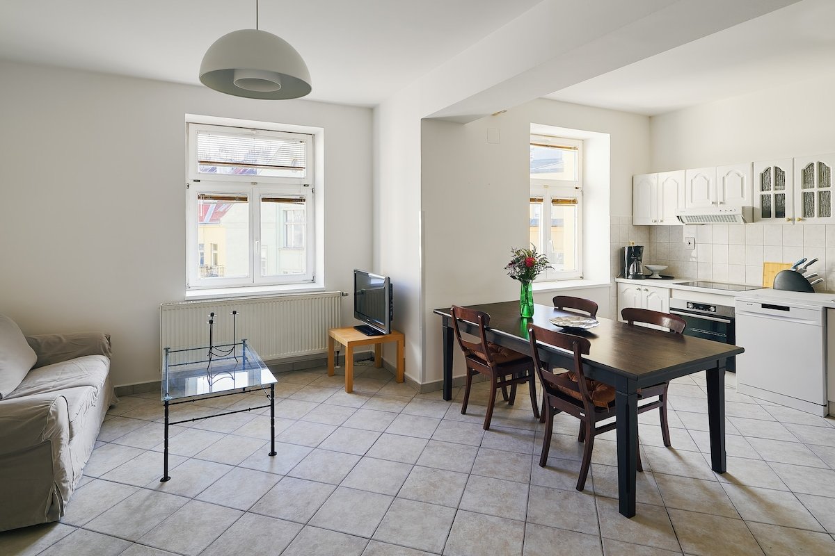 Beautiful OLD TOWN penthouse gallery image 4