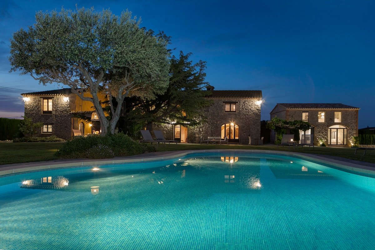 Suite familiar ocre x4 pers. Masia hotel boutique. gallery image 2