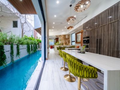 Designer Venice Retreat | Pool, Spa & Rooftop