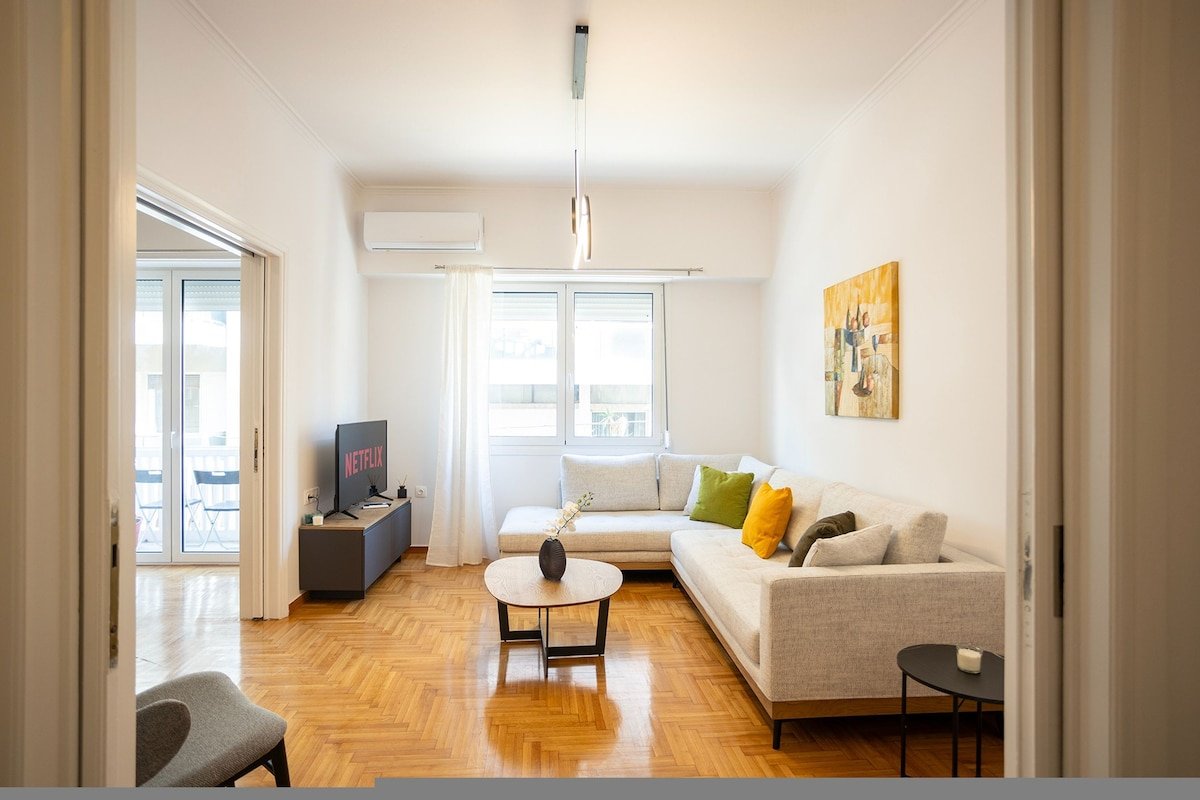 Elegant 3-Bedroom Retreat in the Heart of Kolonaki gallery image 2