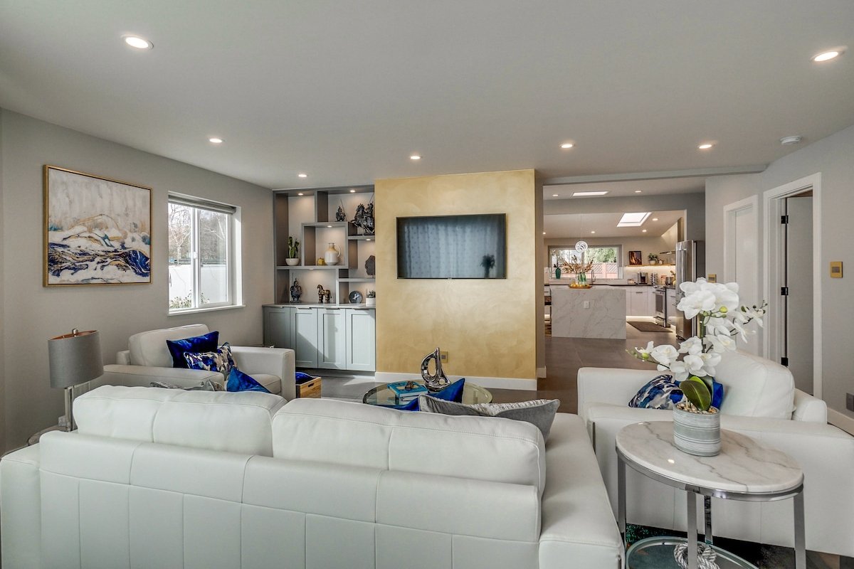 Luxurious 5BR/4.5BA house near Stanford with AC gallery image 5