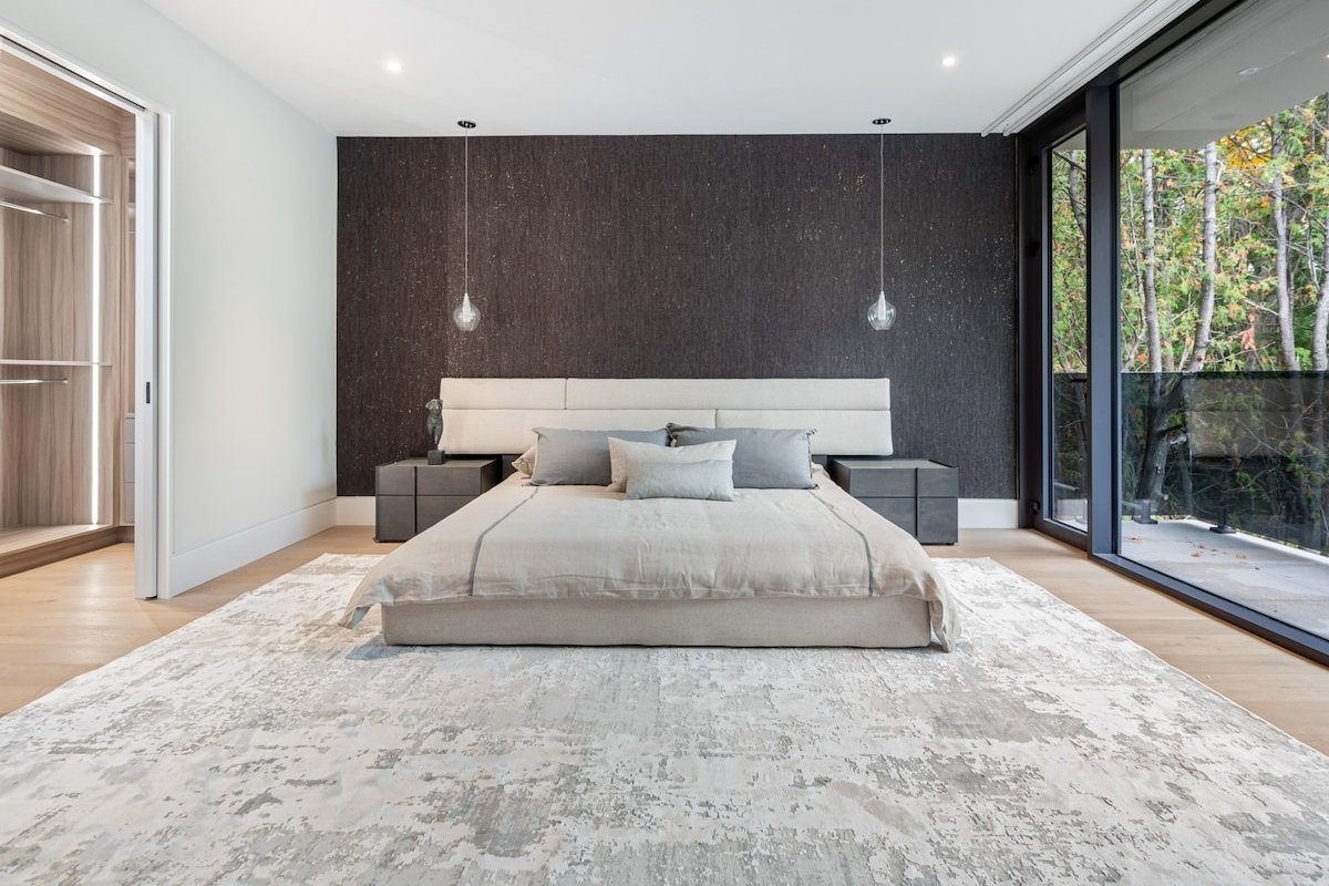 Ultra-Modern 5BDR Home with Pool, Gym & Theatre gallery image 2