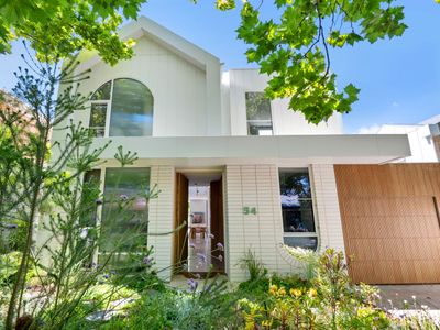 Luxe Designer Family home w Pool and trampoline