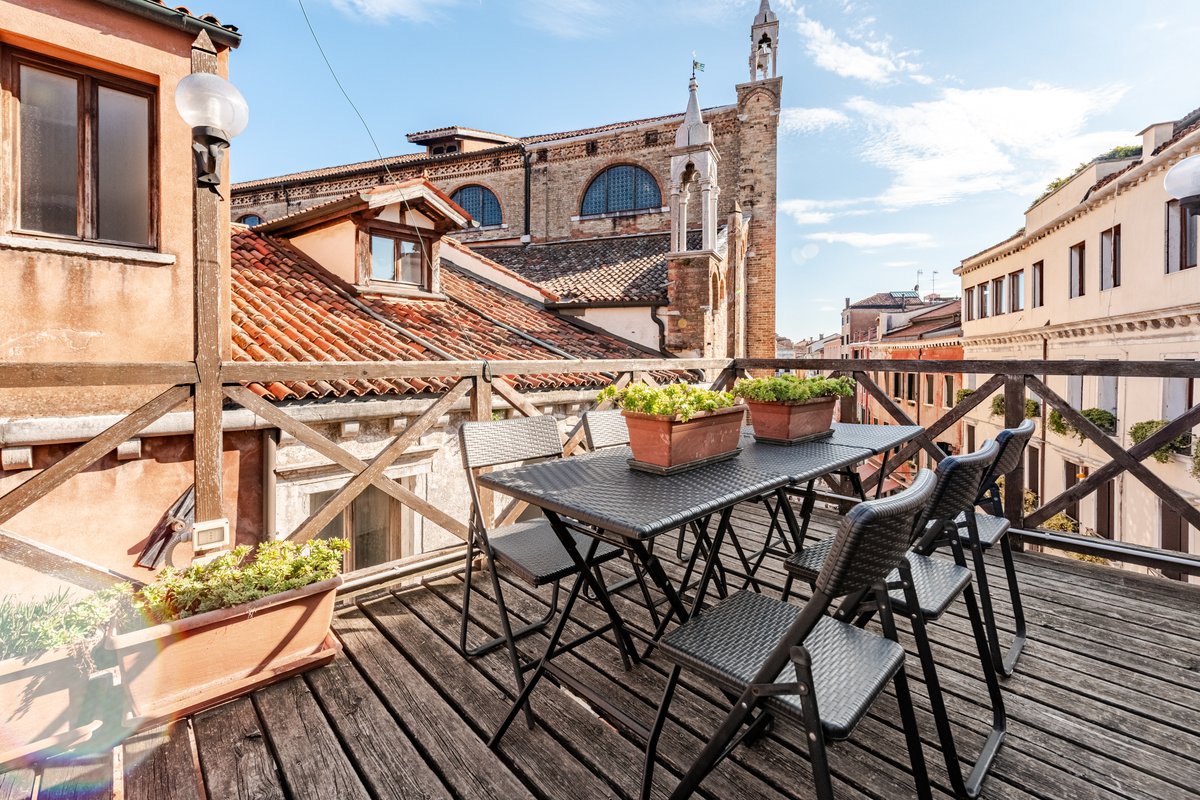 Unique Rooftop!3BDR Authentic Venetian Townhouse