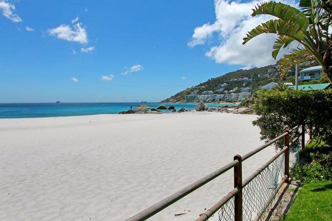 Photo 2 of Bungalow Sandy accommodation in Clifton, Cape Town with 4 bedrooms and 3 bathrooms