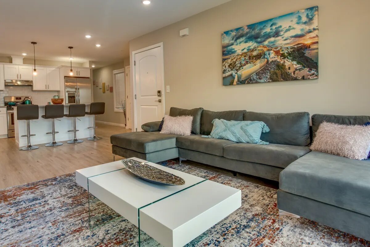 Modern City Getaway Near Downtown Newark, NYC, EWR gallery image 2