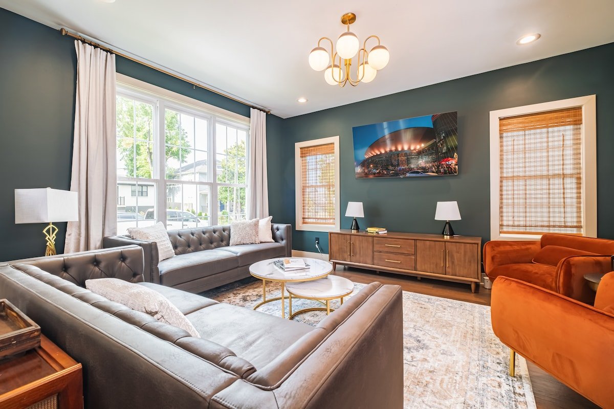 Two New Homes | 2mi to Broadway| Rooftop HotTub gallery image 3