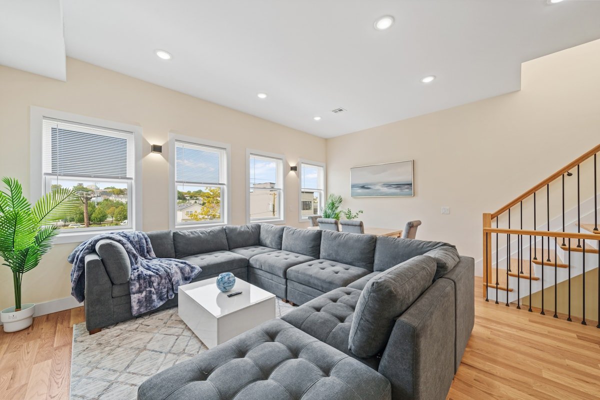 Sky High Retreat near NYC W/Rooftop! gallery image 2