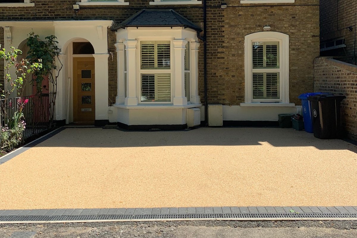 Beautiful home in Chiswick with car parking gallery image 2