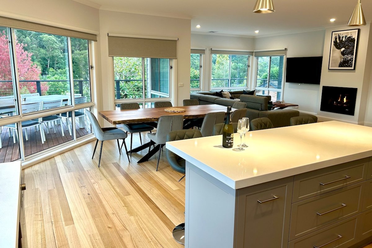 Modern with Views – Town Centre gallery image 2