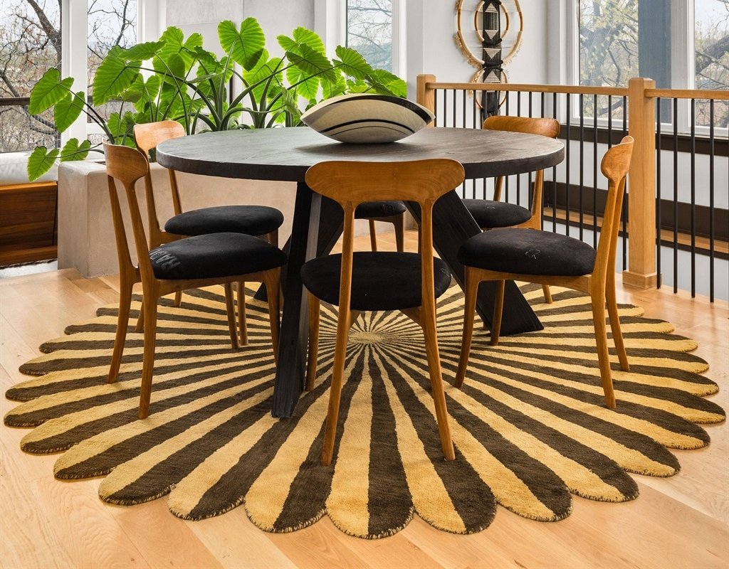 Hillside retreat w/ rooftop patio & hot tub gallery image 5