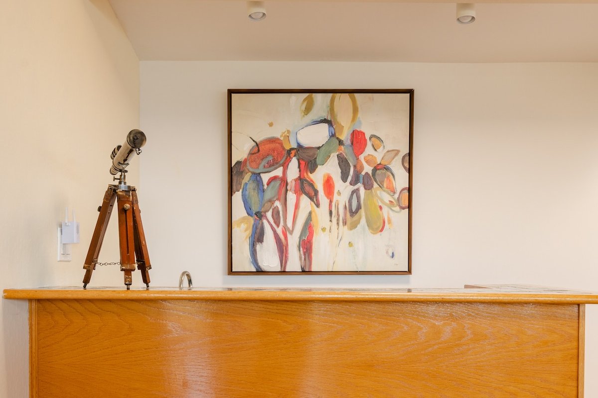 Oceanview Beach Retreat – spectacular views gallery image 5