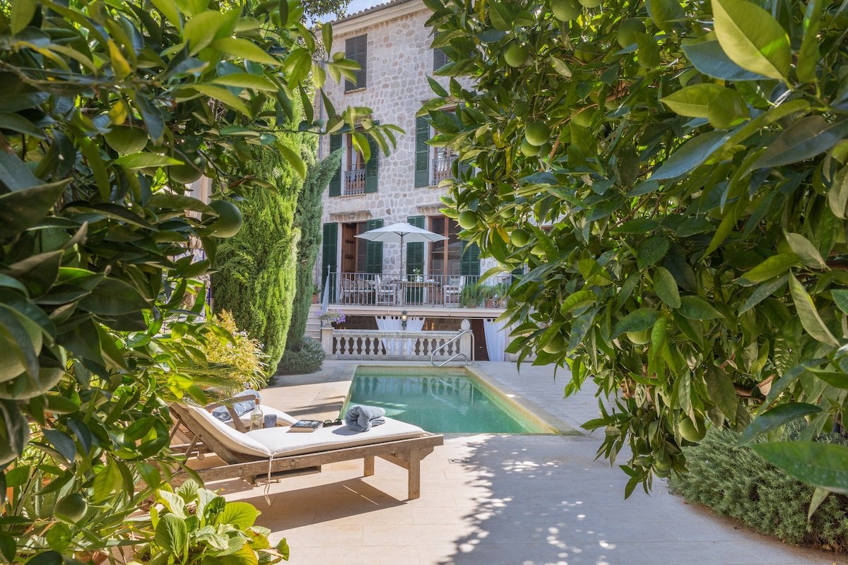 5-Bedroom home w/ heated pool, AC in Soller centre gallery image 3