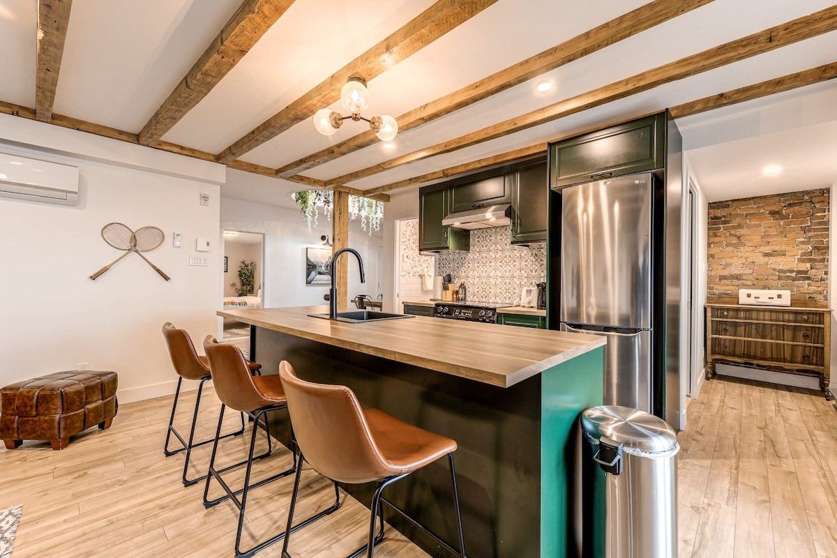 Spectacular 3 Bedroom Old Quebec Penthouse gallery image 5