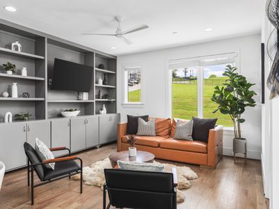 Patio FirePit Garage -Walk to Coffee, Restaurants