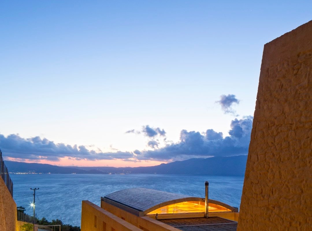 Outdoor Jacuzzi ★Unique Architecture★Top seaview gallery image 5