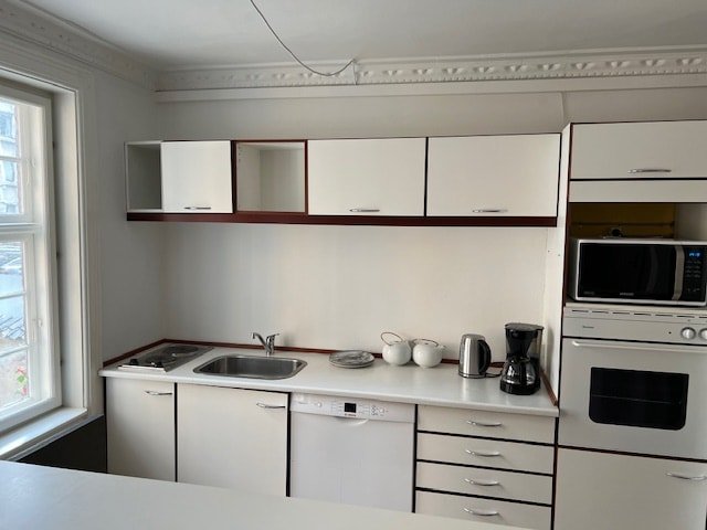 Cozy townhouse next to King’s Garden gallery image 3