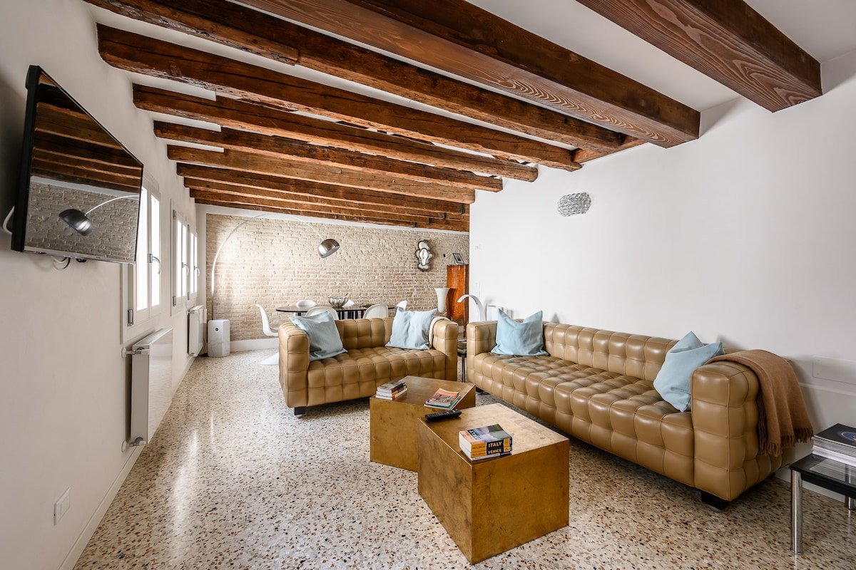 Apt Teatro: Fascino antico e design a San Marco gallery image 5