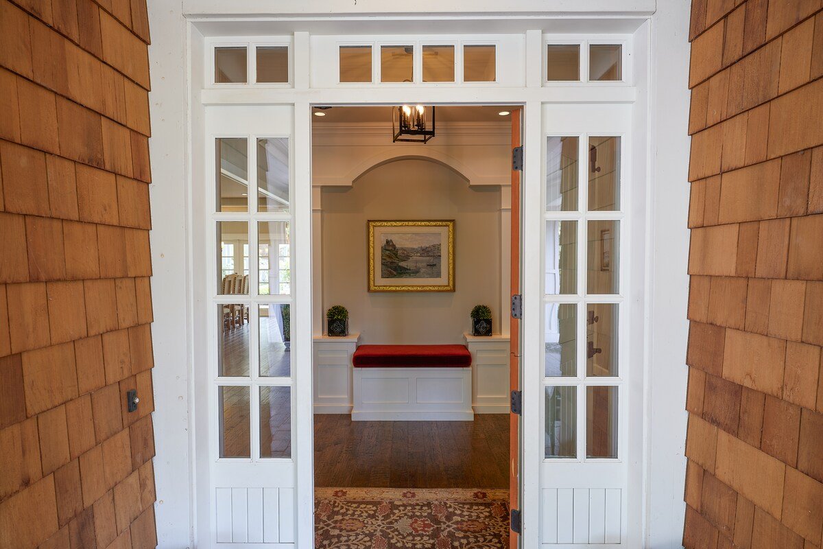 Beautiful Country home on a shared 4 acre parcel gallery image 3