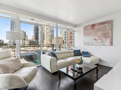 5 min seawall/AC/Yaletown/City View/Sleeps4people!