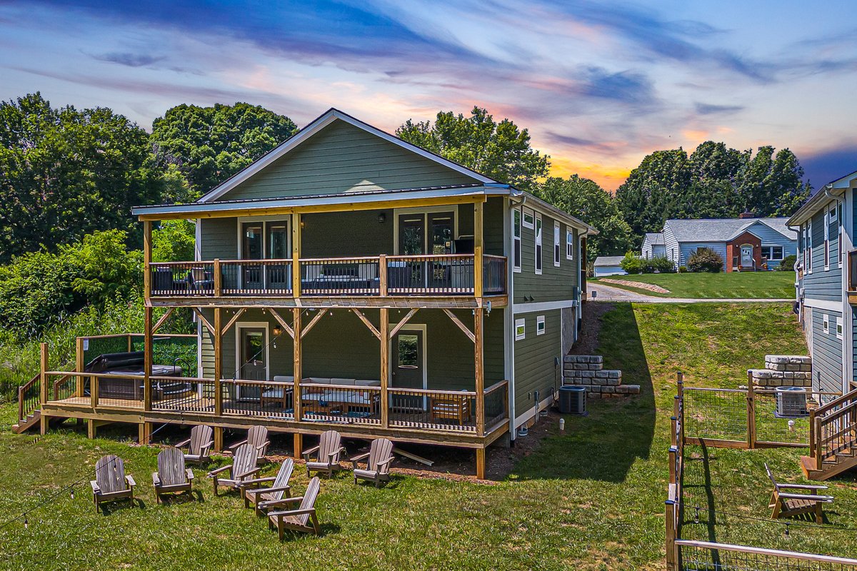 Sleeps 14, Pets, Fire-Pit, Spa, GameRoom, By DWTN!