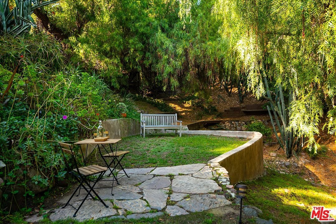 Peaceful and romantic cottage in topanga Canyon gallery image 5