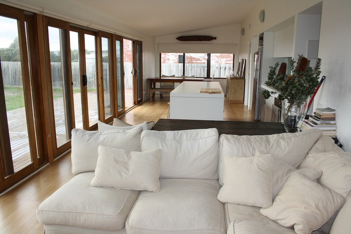 Luxury property close to the beach gallery image 5