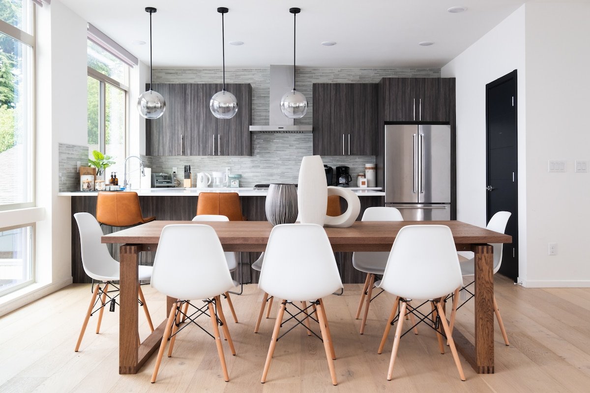 Designer 4BR Home | City Views + Gourmet Kitchen gallery image 5