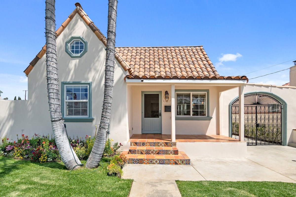 Cheerful 6-bedroom Villa with hot tub gallery image 4