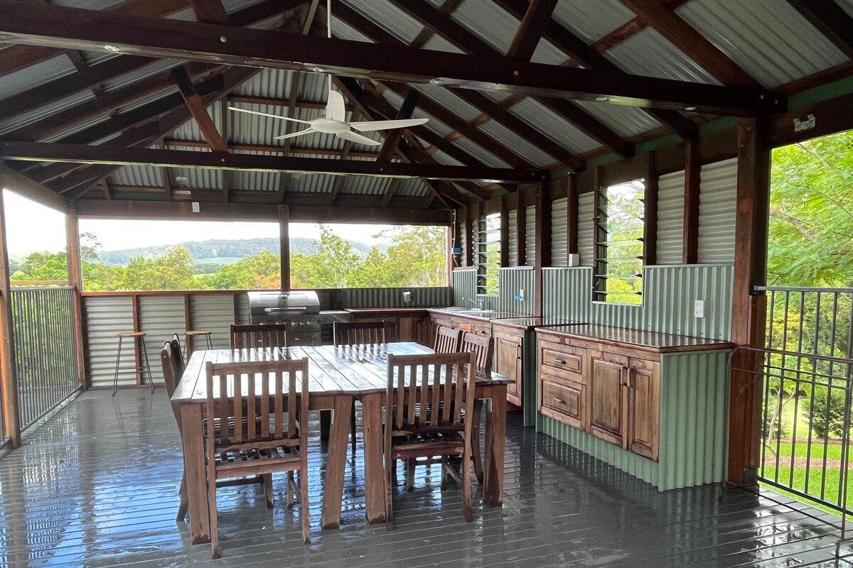 Country Getaway with Pool, Fire Pit and 5.5 acres gallery image 5